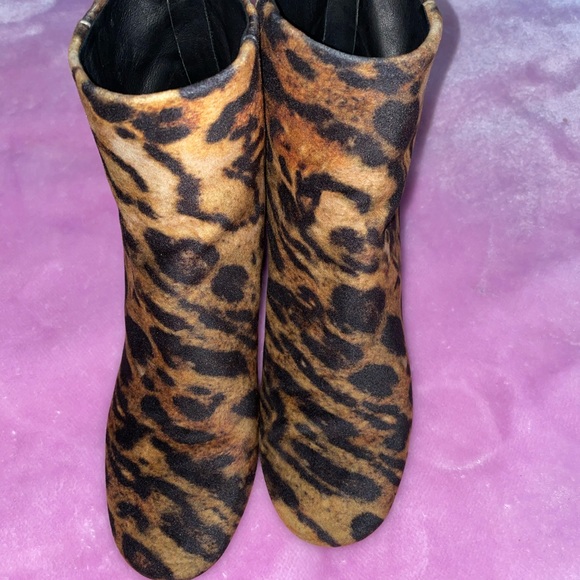 Isabel Marant RITZA leopard print ankle boots - Picture 6 of 16